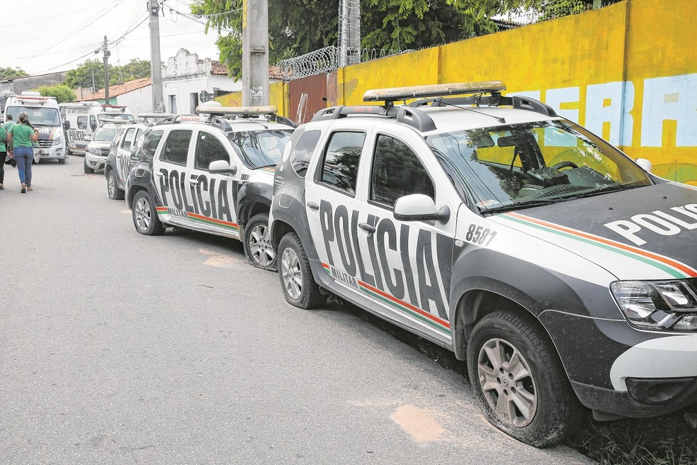 Exército se nega a retirar PM de escola no Ceará.