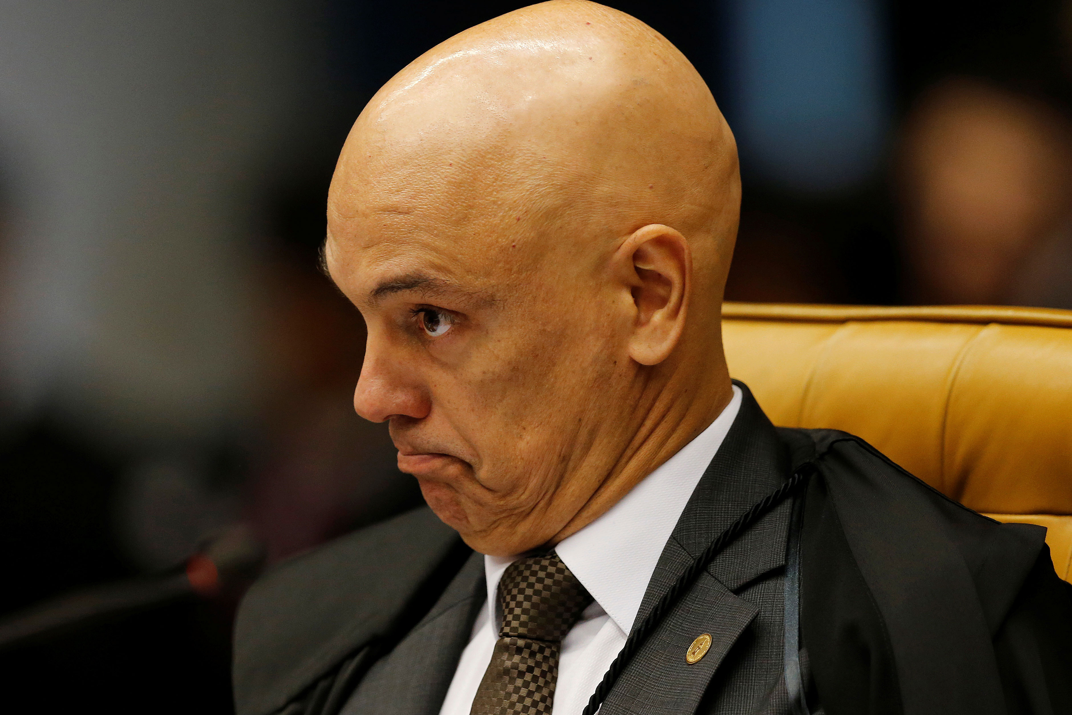 Ministro doSTF decide que Bolsonaro não pode derrubar decisões de estados e municípios