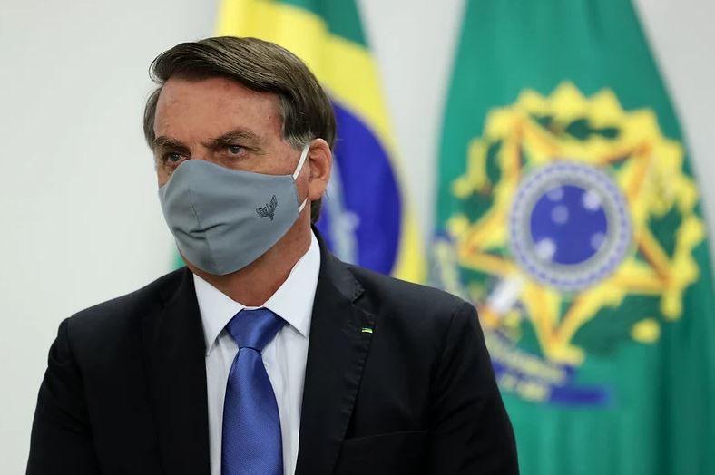 Presidente Jair Bolsonaro atesta positivo para Covid-19