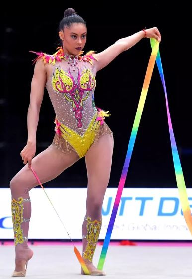 Bárbara Domingos é bronze na Ginástica Rítmica