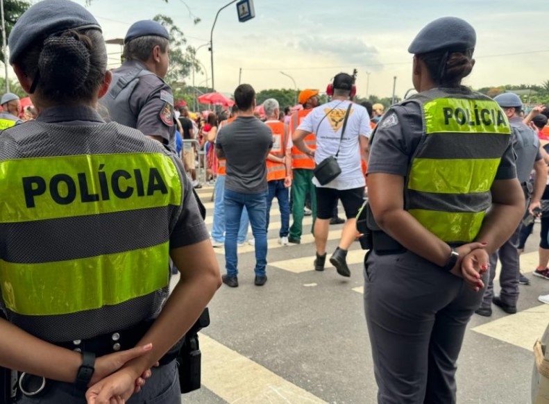 Furtos e roubos de celulares em eventos de Carnaval diminuem em 48% em São Paulo